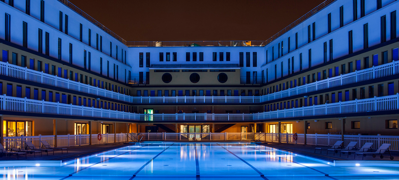 Illustration for article titled This Iconic Parisian Swimming Pool Is Reborn After 25 Years of Neglect